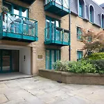Blueground Stratford Security Gym Nr Station Lon-320
