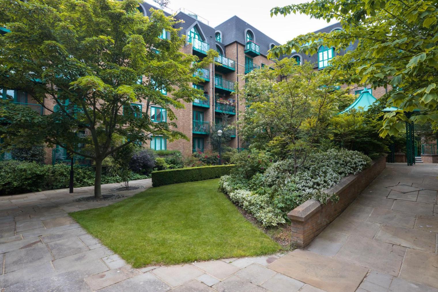 Blueground Stratford Security Gym Nr Station Lon-320 *